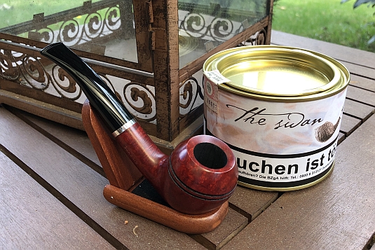 Hersteller: Wer also einen würzigen, kauzig süßen Blend mit rauchiger Note schon immer gesucht hat, wird mit The Swan fündig